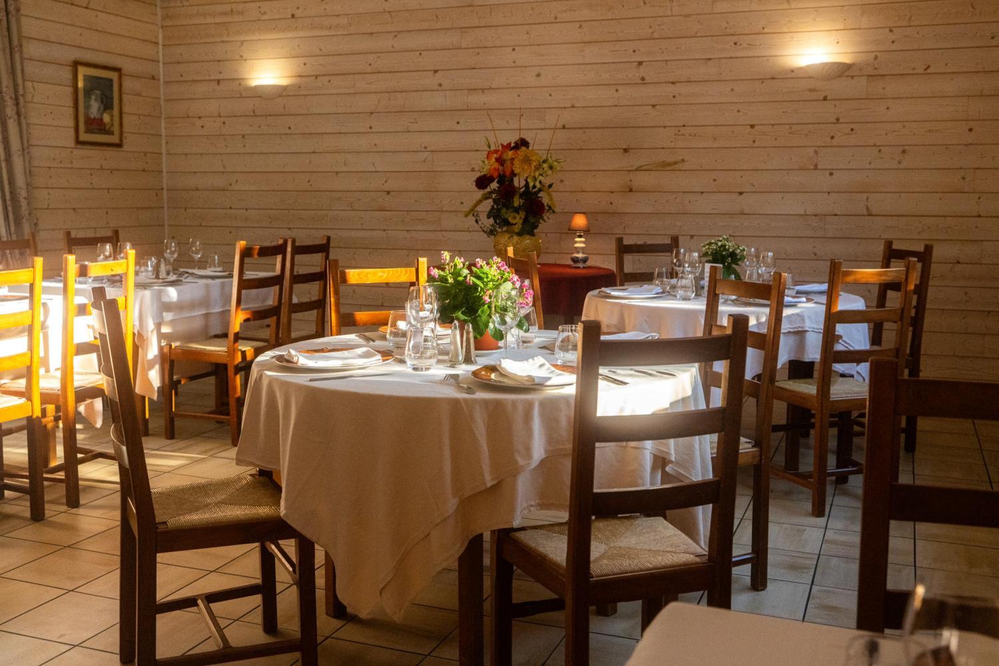 Castéra-Verduzan Hotel Restaurant Des Thermes מראה חיצוני תמונה